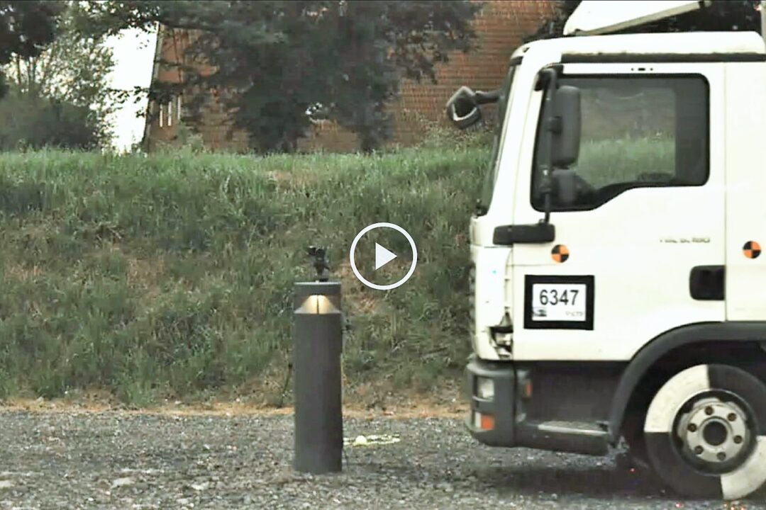 Paletti luminosi come protezione per il transito di Camion e Autovetture